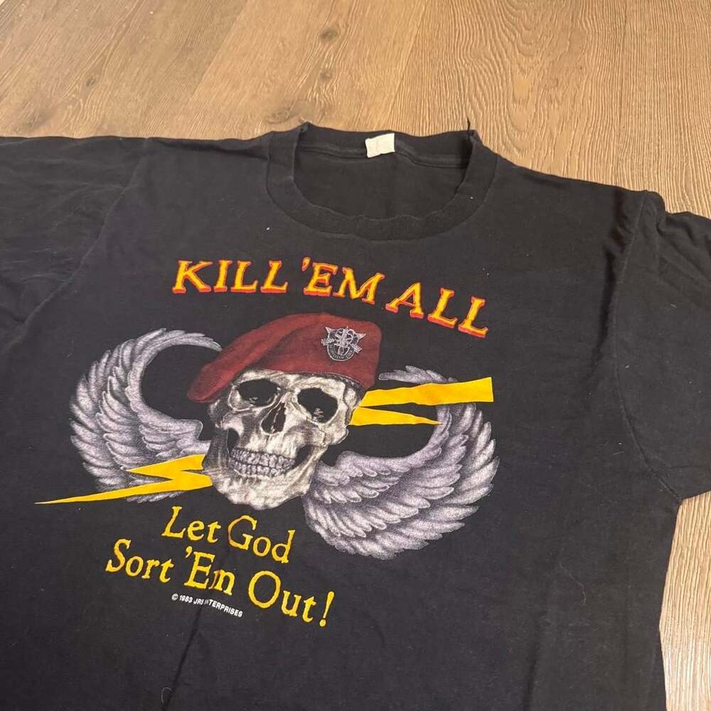 Vintage 1983 Screen Stars Kill Em All Skull T-Shirt Size Large USA